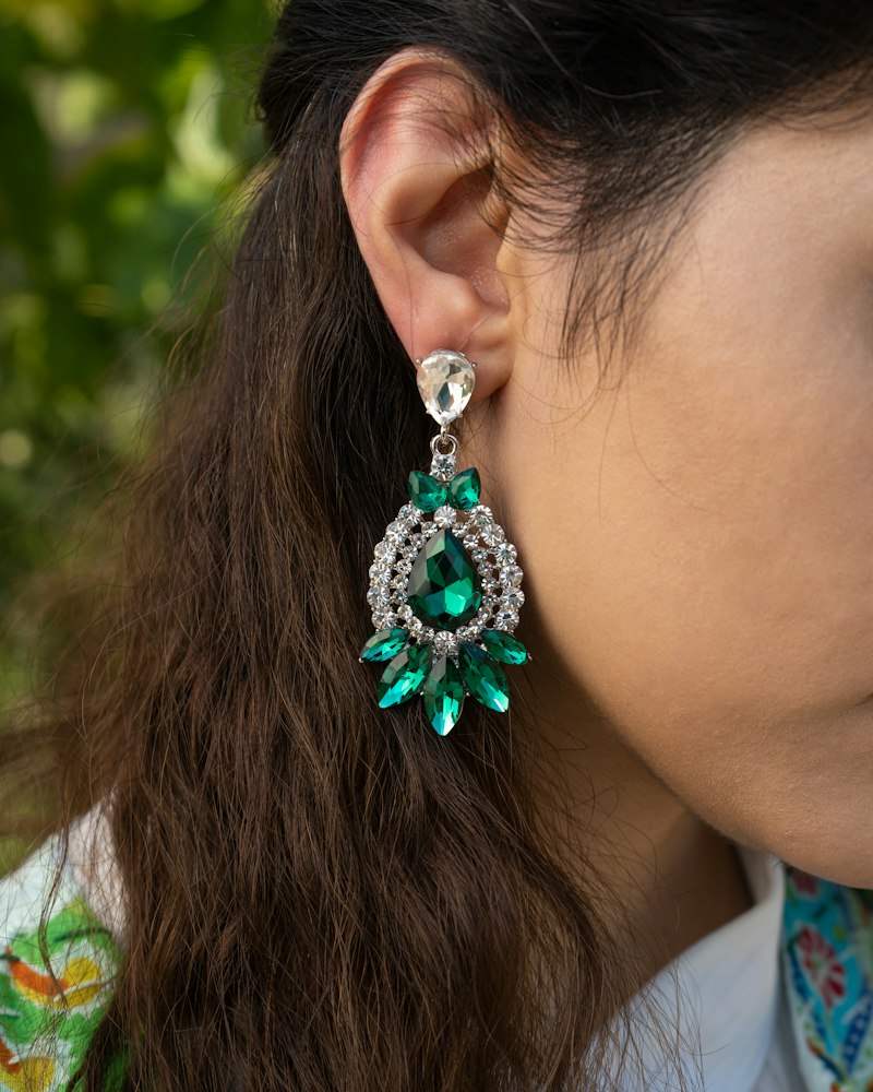 Emerald drop earrings